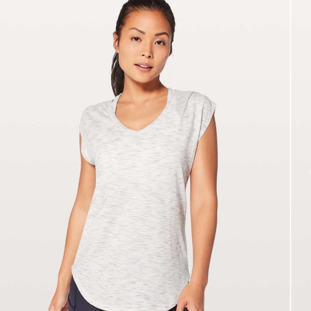 **LAST CHANCE** Lululemon Sweat Times Short Sleeve Size 8 19" P2P
